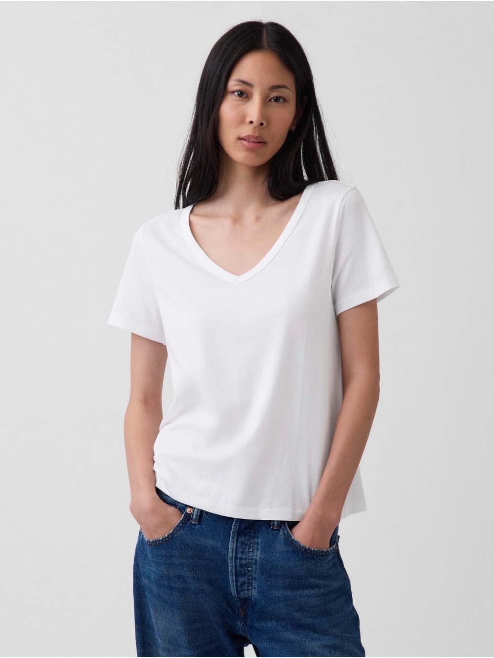 NWOT GAP Organically Grown Cotton 100% Cotton V-Neck T-Shirt